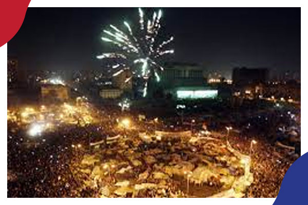 في الذكري 12 لتنحي مبارك.. مصر على فوهة بركان